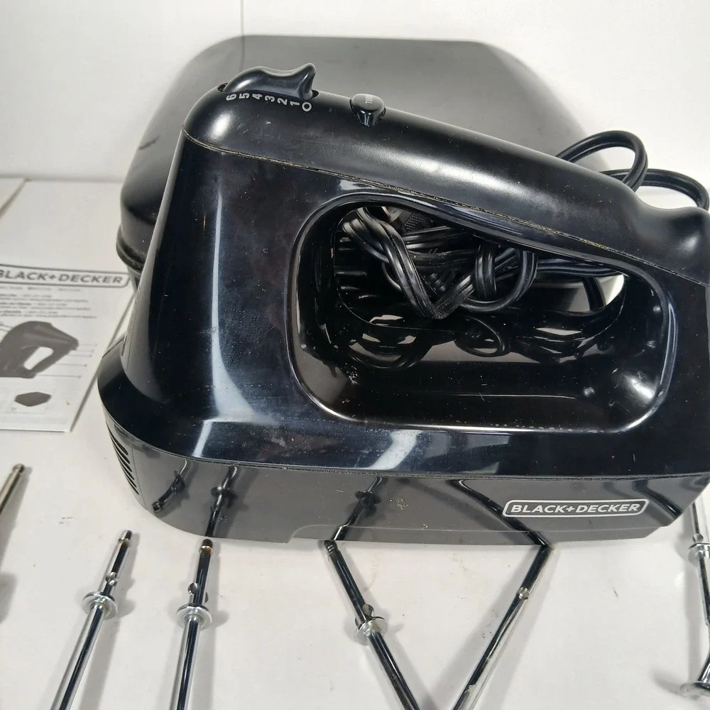 Black & Decker MX3200B Hand Mixer Baking Electric W/Beaters  Dough Hooks Whisk